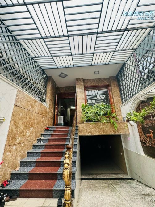 Nhà MT Nguyễn Văn Trỗi : 1 hầm 1 trệt 2 lầu : Dt 5 x 20 full nội thất - Hoàn công - 9