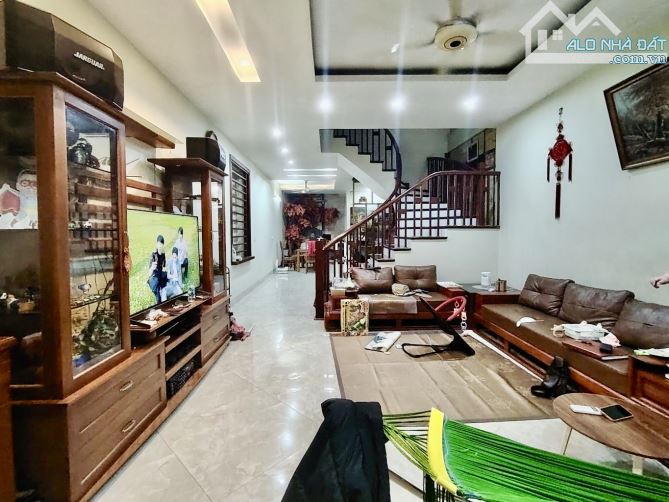 Bán nhà Ô Cách 106m 4 tầng, gần phố, oto đỗ cửa giá nhô 13 tỷ - 1