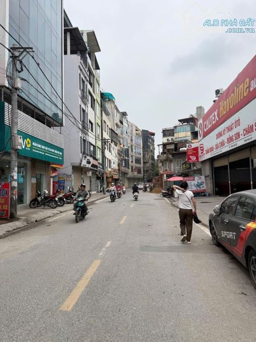 BÁN NHÀ MẶT PHỐ TAM KHƯƠNG, LÔ GÓC, VỈA HÈ, Ô TÔ TRÁNH , KINH DOANH, GIÁ 16.5TỶ