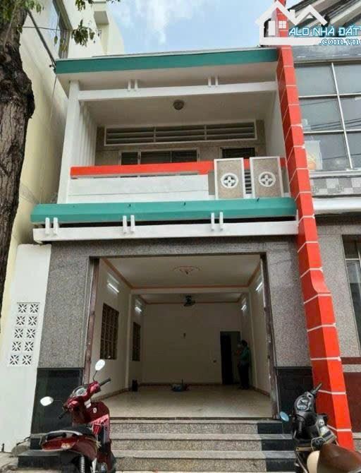 BÁN NHÀ TRỆT LẦU MẶT TIỀN ĐƯỜNG 3 tháng 2, NINH KIỀU- GẦN BỆNH VIỆN DA LIỄU 12,5 TỶ