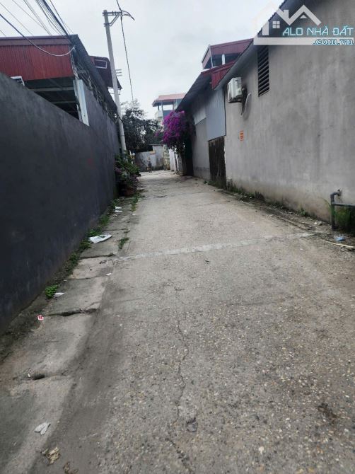 Bán đất Vân Trại. dt 360m. mt 15m . hướng Đ . giá 13 tỷ 9