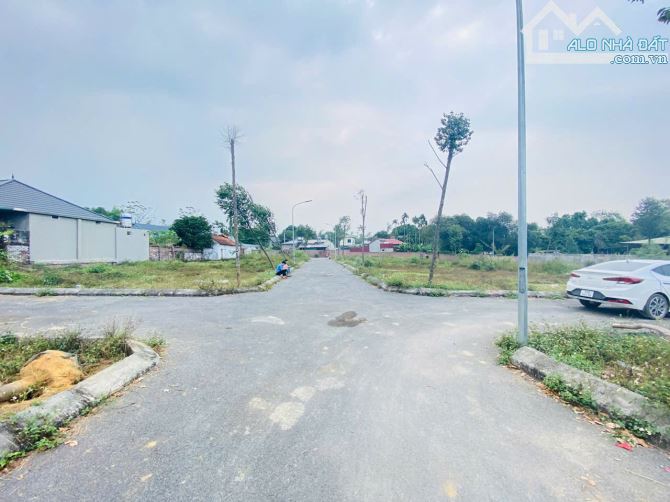 Bán lô góc ngã tư - Xã Cổ Đông, gần chợ và UBND xã CỔ ĐÔNG