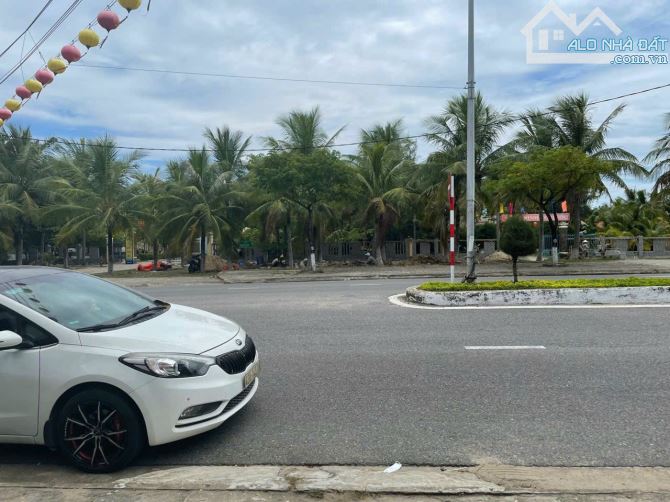 Chủ bán nhanh -2MT LẠC LONG QUÂN -View BIỂN, Đường 33m-Làng chài, An Bàng, Hội An -6.3Tỷ