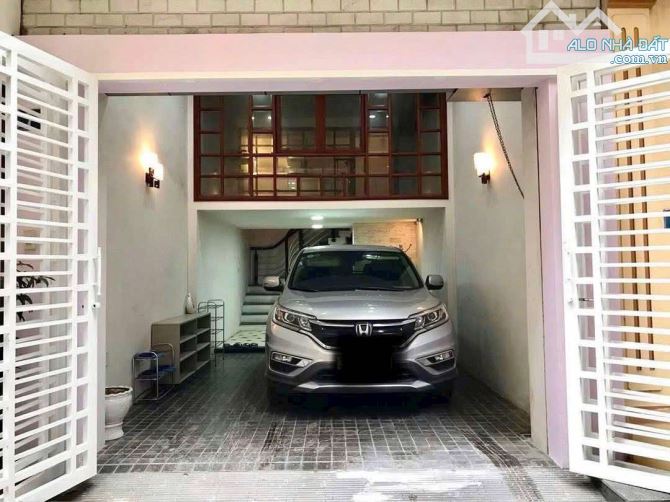 Bán Nhà Phạm Tuấn Tài - Cầu Giấy, Phân Lô, ô tô cất trong, Kinh doanh giá 17 tỷ