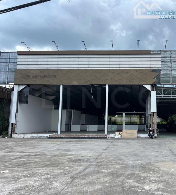CCHO THUÊ KHO MẶT TIỀN PHẠM HÙNG - 1700m2