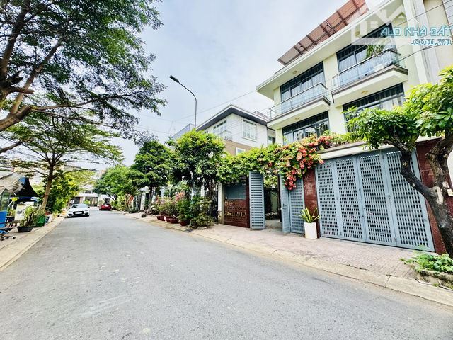 ÁN BIỆT THỰ VIP LIÊN PHƯỜNG, Phươc Long B TP. THỦ ĐỨC - 180m² đất, 3 tầng, 5PN, giá 26.7 t