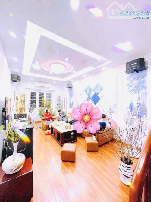NHÀ MẶT NGÕ Ô TÔ PHỐ VŨ NGỌC PHAN- LÔ GÓC 3 THOÁNG - NGÕ THÔNG - 12 tỷ