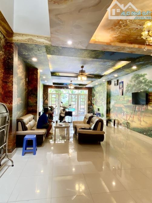 NHÀ ĐẸP ĐỐI DIỆN VINHCOM TRẦN TRỌNG CUNG-4TẦNG-400M2-NỘI THẤT XỊN- P TÂN THUẬN ĐÔNG-QUẬN 7
