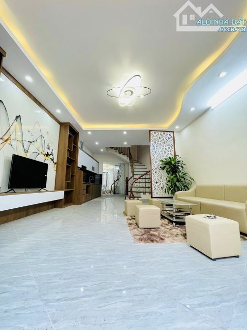 Nhà mới Koong, diện tích rộng, full nội thất, ngõ thông, nhiều tiện ích, DT65m2 giá 6.2 Tỷ