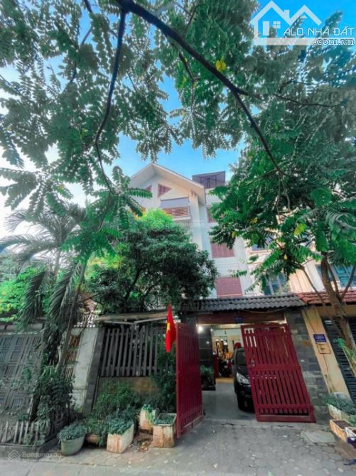 Chủ nhà gửi bán biệt thự Phùng Khoang DT 150m2*MT 9m, đường ôtô tránh giá 35 tỷ.