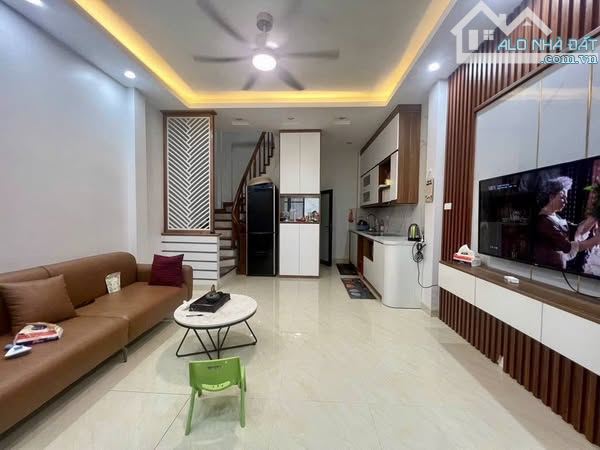 Hiếm, Nhà Đẹp Cầu Diễn 45m x 5T x 5 ngủ, ngõ thông, Kd, ô tô gần, full NT ở ngay. Chỉ