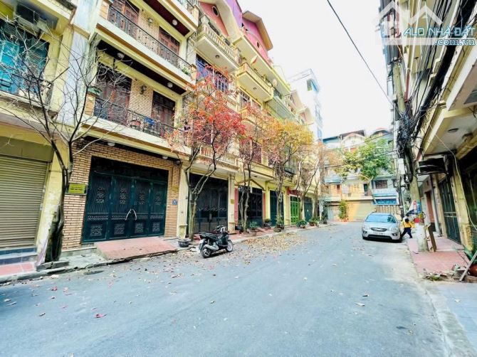 Bán nhà liền kề KĐT Đại Kim - Nguyễn Cảnh dị 60 m2 nhà 4 tầng giá 17.8 tỷ.