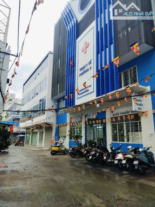 Nhà đẹp Bàn Cờ, P3 Q.3, 4 tầng, 33m², chỉ 10.8 tỷ, hẻm yên tĩnh
