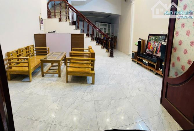 Cho thuê nhà 3 ngủ full đồ tại Phương Lưu giá tốt