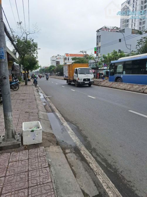 MẶT TIỀN KINH DOANH ĐỈNH,  HUỲNH TẤN PHÁT, SÁT Q7, DT: 6m x 21m, Giá: 14,89 tỷ