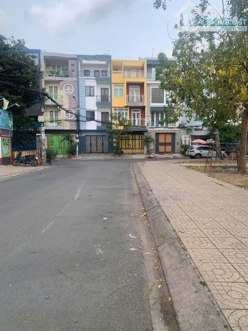 Bán nhà mặt tiền KDC Tạ Quang Bửu Phường 5 Quận 8. Nhà khu dân trí cao, đối diện công viên