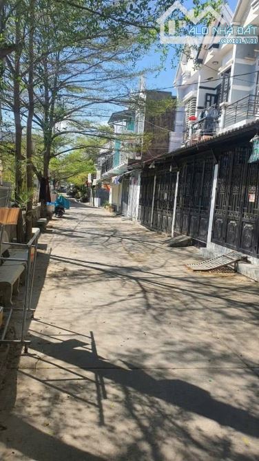 Bán đất  đường Lê Văn Lương, xã Nhơn Đức, huyện Nhà Bè. Diện tích :8.4x14,5m ,giá:4,6ty