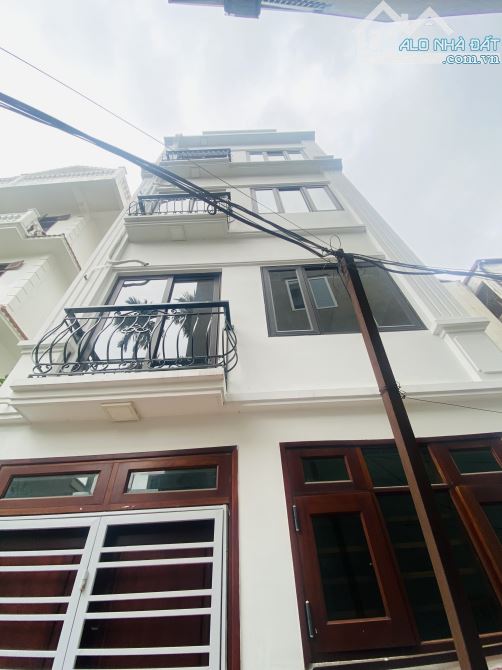 B.Á.N Nhà độc lập 1 căn- h.i.ế.m- Nguyễn Văn Cừ, Long Biên-Nội Thất đẹp, ô tô gần-Chẵn 6tỷ