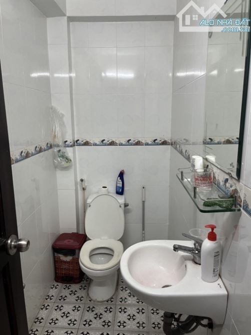 HẺM 10M CÓ LỀ - SÁT MẶT TIỀN LUỸ BÁN BÍCH  - KINH DOANH ĐỈNH -4x15 - 5 TẦNG-9 tỷ 2 .,