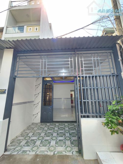 Nhà Rẻ Dĩ An 👉 2Tỷ700__Nhà Cấp 4 có gá, Sổ riêng_ra Phạm Ngũ Lão và chợ Xóm Vắng chỉ 300m