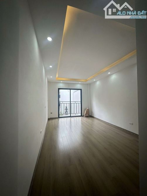 Nhà đẹp phân lô, ô tô tận cửa, full nội thất Hoàng Mai