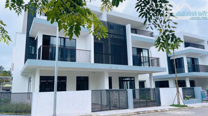 Bán nhà 3 tầng khu biệt thự Trần Thái Tông, Trường An, TP. Huế – diện tích 200m² – có gara