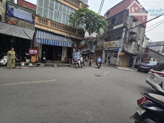 MẶT  PHỐ- LÔ GÓC - VỈA HÈ - KINH DOANH SẦM UẤT- MẠC THỊ BƯỞI- 48 m chỉ 15 Đồng