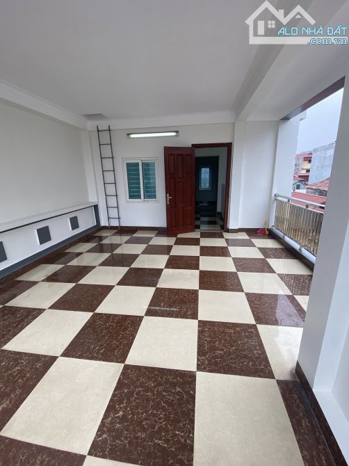 Cần bán gấp siêu phẩm phân lô Trần Quốc Hoàn 60m2, 4T, lô góc, ô tôm kinh doanh tốt