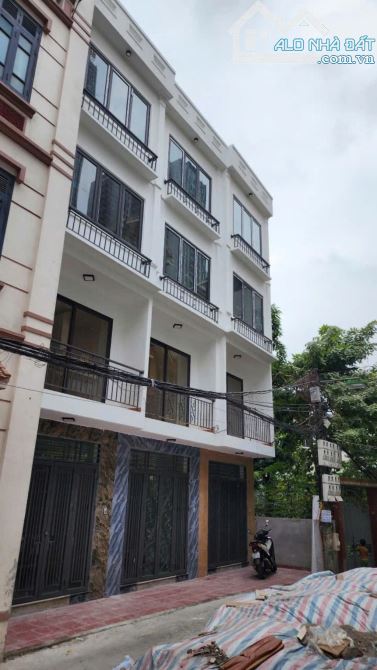 Bán Nhà 5 Tầng Hồ Tùng Mậu – Ở Ngay, Kinh Doanh Nhỏ – Mặt Tiền 3.5m – Sổ Đẹp – 7.99 Tỷ