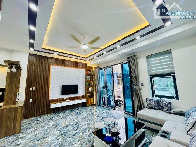🔥🔥🔥Cực phẩm sang trọng 3 tầng,độc lập  đường thông , tại Kiều Trung Hồng thái An Dương,