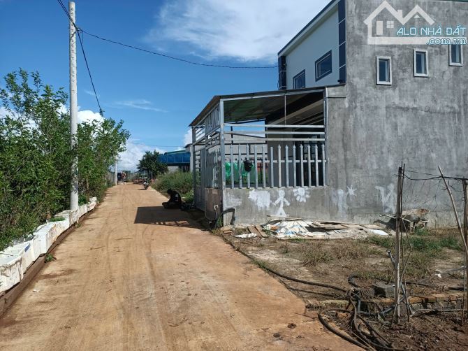 Bán đất liên hiệp dt 5x20m tc75m2 giá 750tr cách sân bay 15 phút