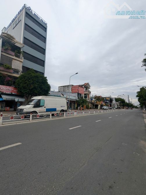 BÁN NHÀ MẶT TIỀN SIÊU ĐẸP NGUYỄN VĂN LƯỢNG, QUẬN GÒ VẤP. DT: 9 X 18M. GIÁ 30 TỶ