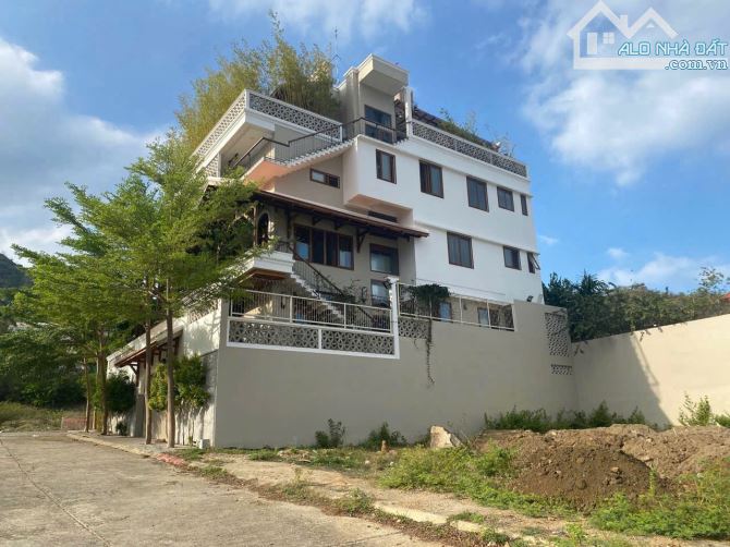 Bán lô đất Biệt Thự Khu Đông Mương Hòn Xện - P. Vĩnh Hòa - TP. Nha Trang, 340M2