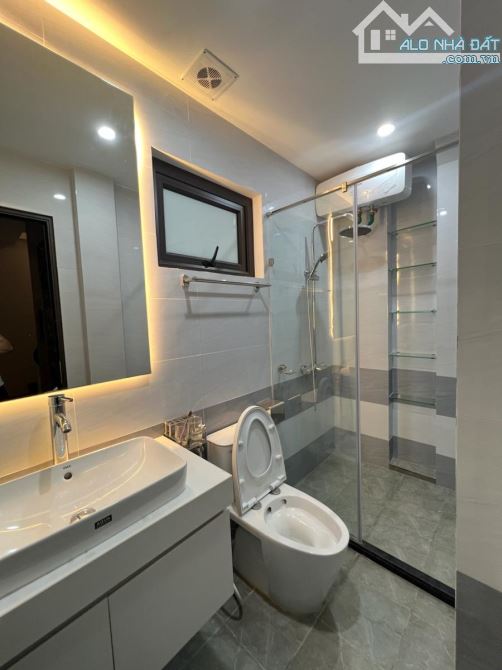 Siêu Phẩm! Chỉ 10 Tỷ , Bán Nhà Phú Thượng, Tây Hồ - Gần Đường Đôi - Gara Ô tô - 7 Tầng - 11