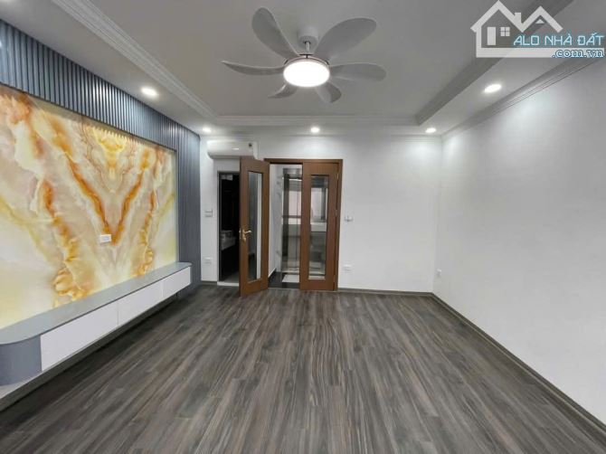 Chỉ 6.6 tỷ - Nhà Mậu Lương ô tô đỗ, view hồ, thoáng mát quanh năm, full công năng! - 11