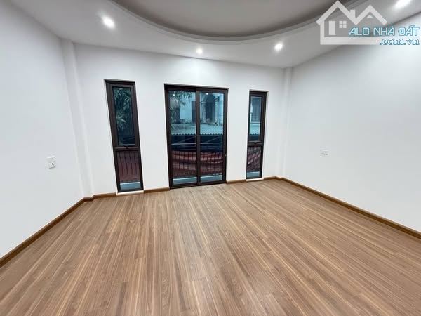Siêu hiếm, nhà mới lô góc Lai Xá - Hoài Đức, 38m x 5T, chỉ 4.7 tỷ, ô tô vào nhà, 20m ra - 1