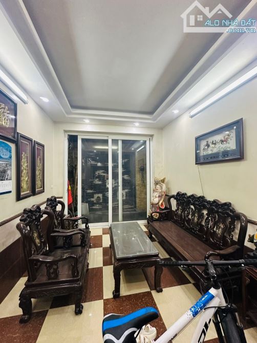 BÁN NHÀ PHỐ AN DƯƠNG VƯƠNG - Ô TÔ QUA NHÀ - SỔ ĐỎ PHÂN LÔ - NHÀ ĐẸP Ở NGAY - 1