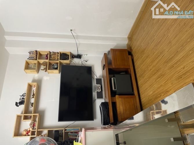 Bán gấp nhà Quận 3 khu trung tâm ngay đường CMT8 - giá chỉ 2 tỷ nhỉnh - 1
