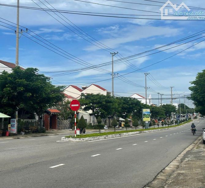 Chủ bán nhanh -2MT LẠC LONG QUÂN -View BIỂN, Đường 33m-Làng chài, An Bàng, Hội An -6.3Tỷ - 1