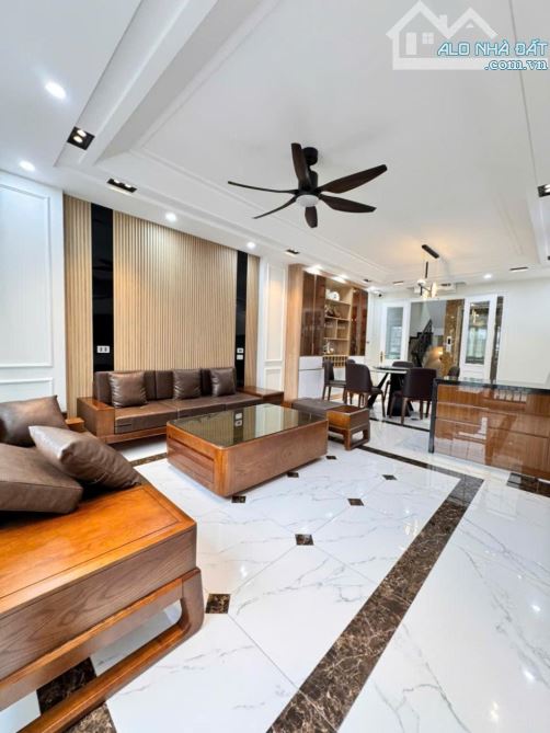 Phân Lô Hoàng Quốc Việt 55m x 6T, MT 4,5m, TM, ô tô tránh, KD đỉnh, Full NT 25,8 tỷ. - 1