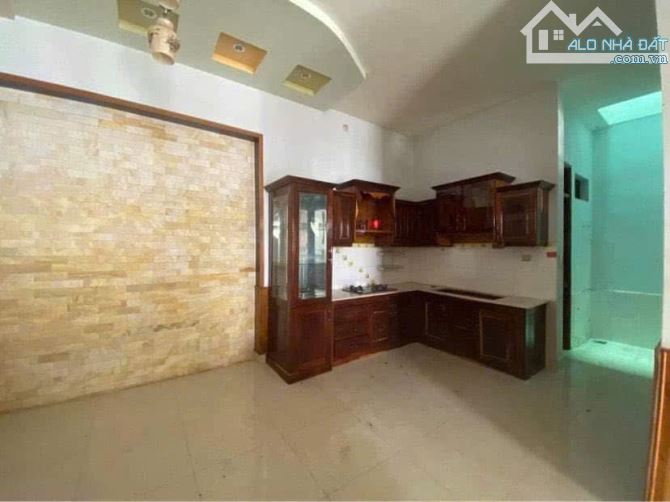 BÁN NHÀ VĂN CAO 9x11M đường rộng 10M - 1