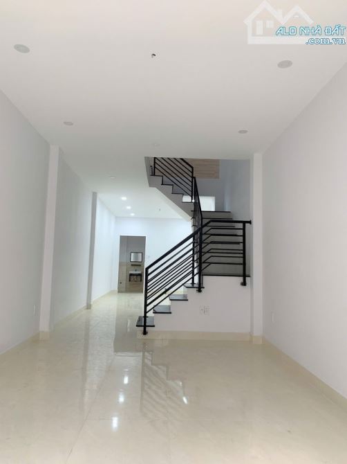 NHÀ MỚI Ở NGAY P13 TÂN BÌNH - CĂN GÓC - 3 TẦNG - NHỈNH 7 TỶ - 1