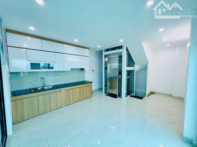 BÁN NHÀ LONG BIÊN - 35M2 - 6 TẦNG - MT4M - Ô TÔ CỬA - GIÁ THIỆN CHÍ. - 1