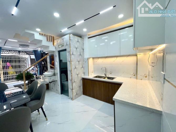 ⚜️ CĂN HỘ CỰC ĐẸP - SÁT MẶT TIỀN XE TẢI - GẦN SÂN BAY TSN - 4 TẦNG - 4xxTỷ - 1
