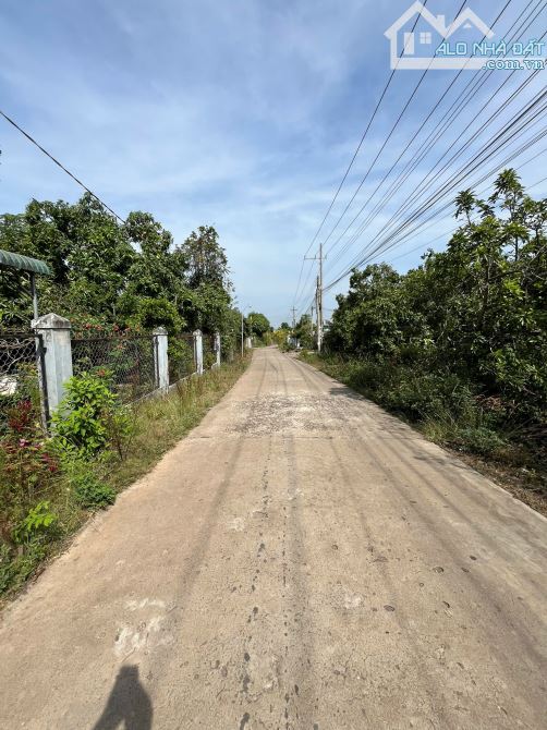 SIÊU RẺ BÁN GẤP LÔ BIỆT THƯ 3679M2(24MX128M) THỔ CƯ CÁCH QUỐC LỘ 20 300M CHỈ 2TY1 - 1