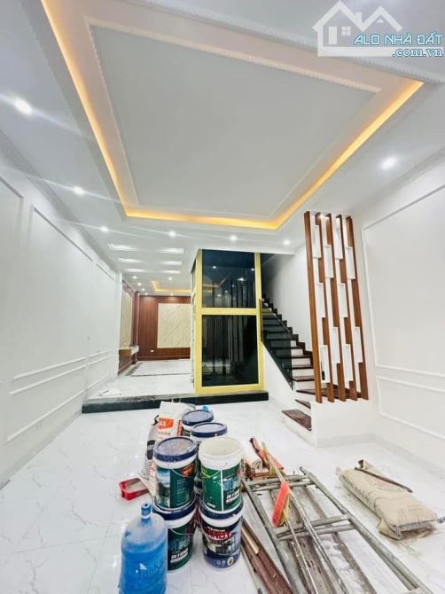 Lê Trọng Tấn, Phân lô Oto tránh, Sát phố, Ngõ thông, 5 tầng TM. 57m, MT5m. 17.8 tỷ - 1