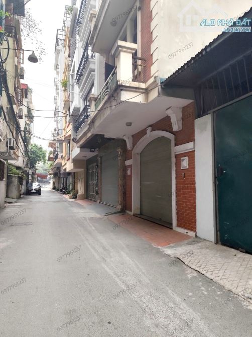 BÁN NHÀ HOÀNG QUỐC VIỆT 55m2 × 6T × MT 4,5m - THANG MÁY - 2 Ô TÔ TRÁNH TRƯỚC NHÀ, KD - VP - 1