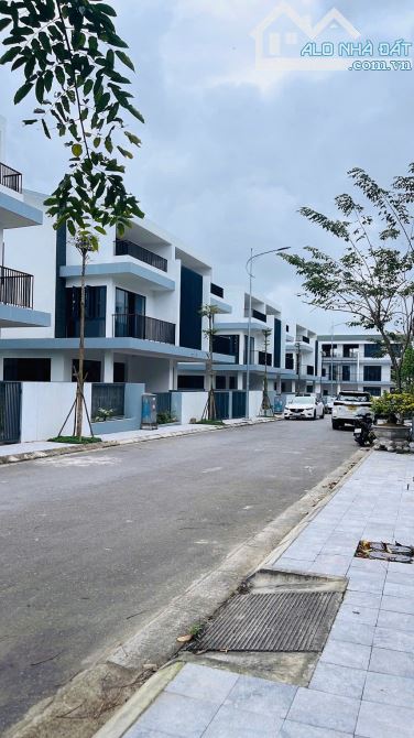 Bán nhà 3 tầng khu biệt thự Trần Thái Tông, Trường An, TP. Huế – diện tích 200m² – có gara - 1