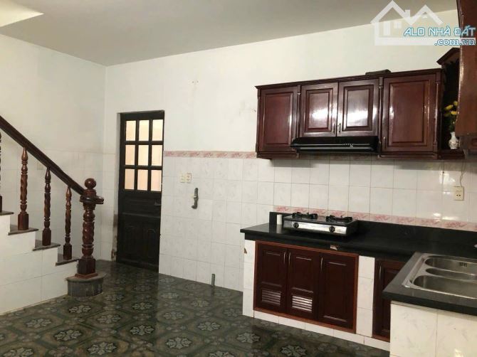Giảm giá 2 tỷ. Bán gấp 2 căn nhà mặt tiền trước sau đường Huỳnh Tấn Phát. Giá 70tr/m2 - 12