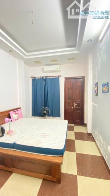 BÁN NHÀ PHỐ AN DƯƠNG VƯƠNG - Ô TÔ QUA NHÀ - SỔ ĐỎ PHÂN LÔ - NHÀ ĐẸP Ở NGAY - 2